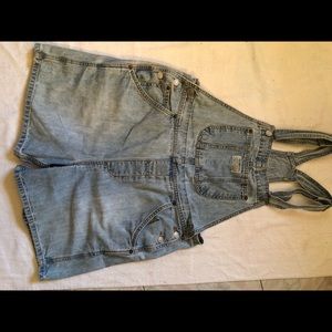 Levi’s short overalls